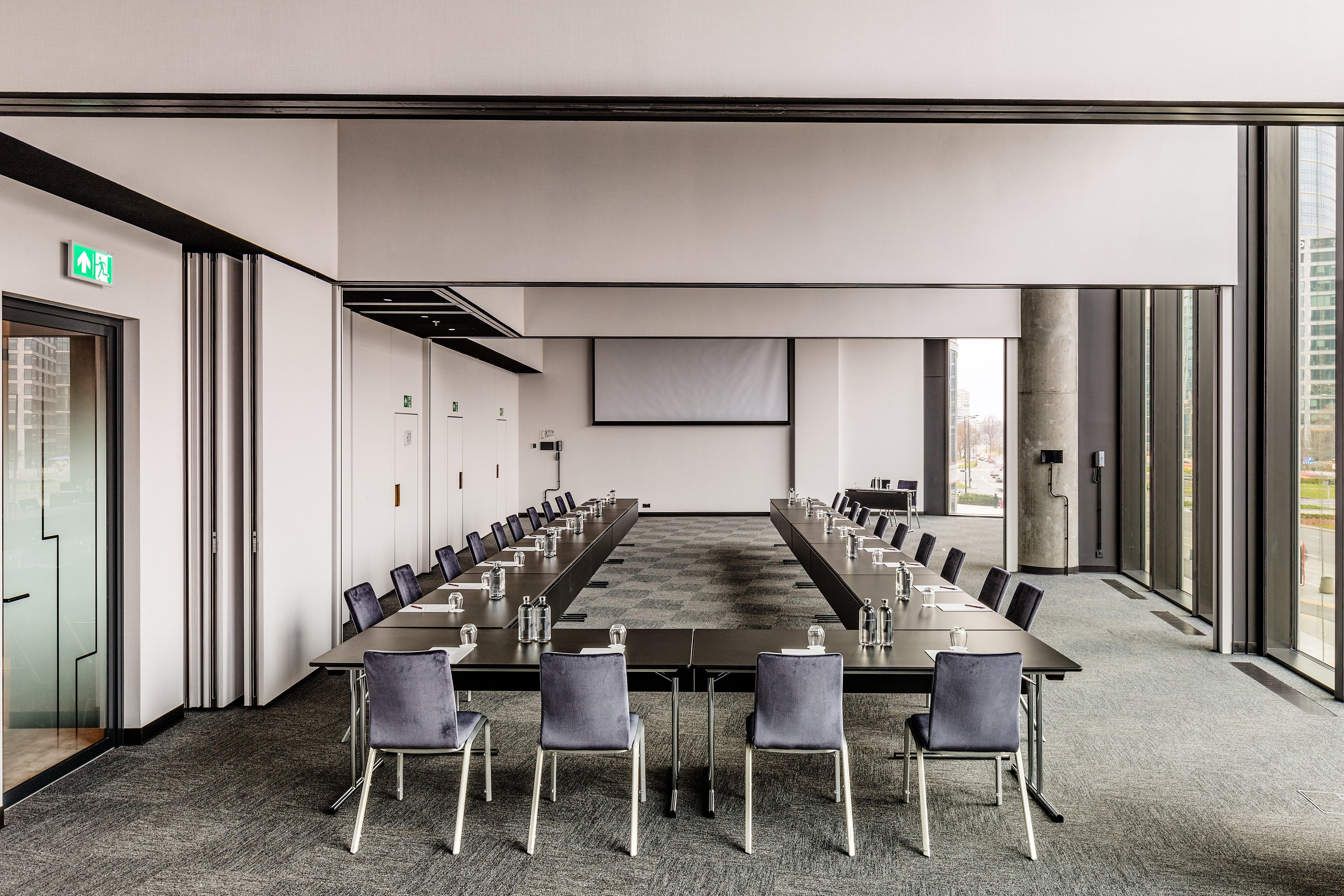 Crowne Plaza - - The Hub By Ihg Hotel 4*